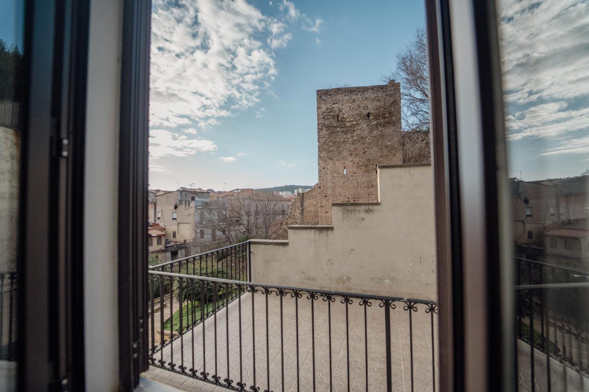 Casa Vacanze - Il Balconcino Sul Castello 1 Iglesias Buitenkant foto